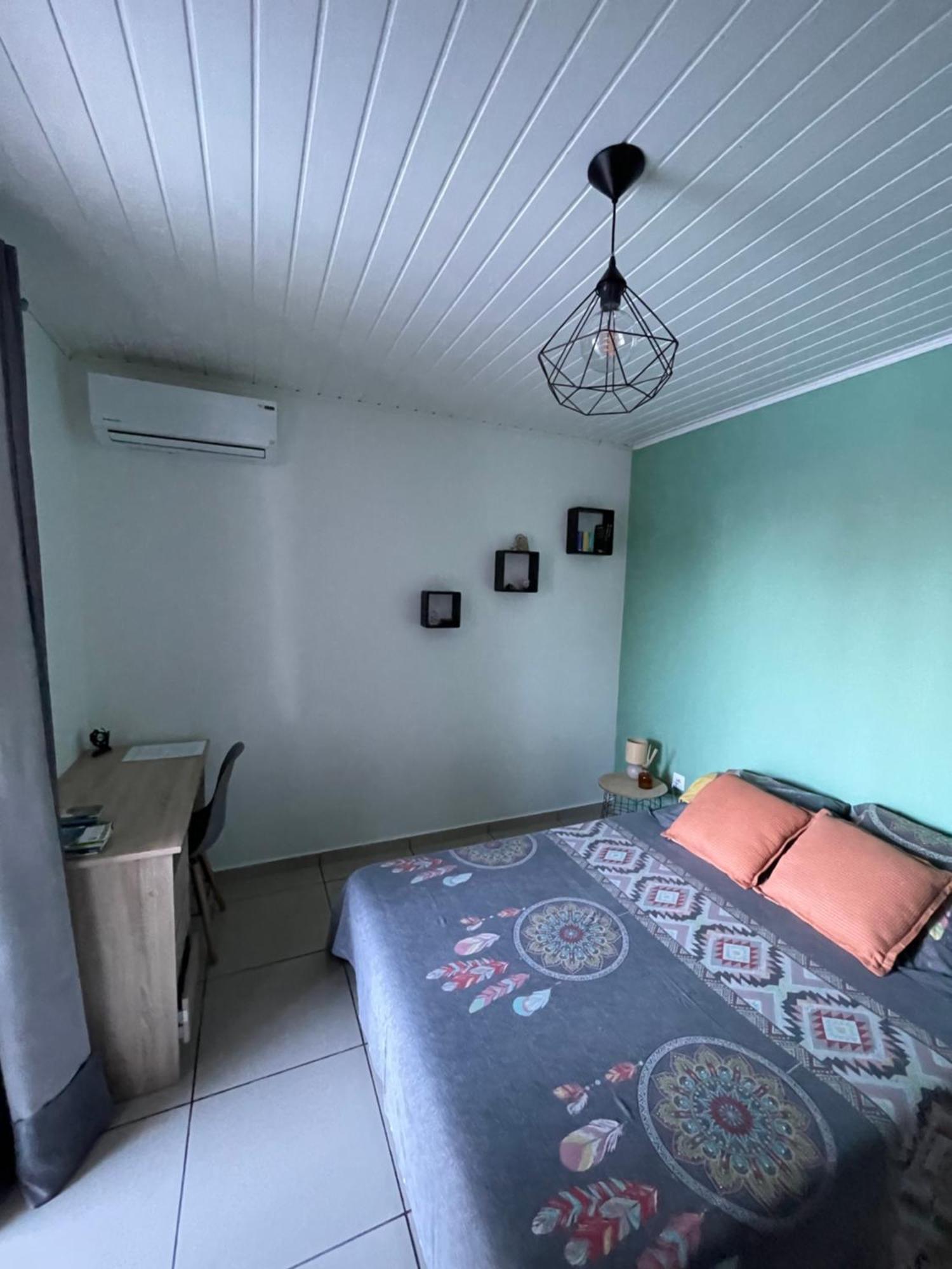 Escapade Dans L'Est Chambre Confort Avec Piscine Bras-Panon エクステリア 写真